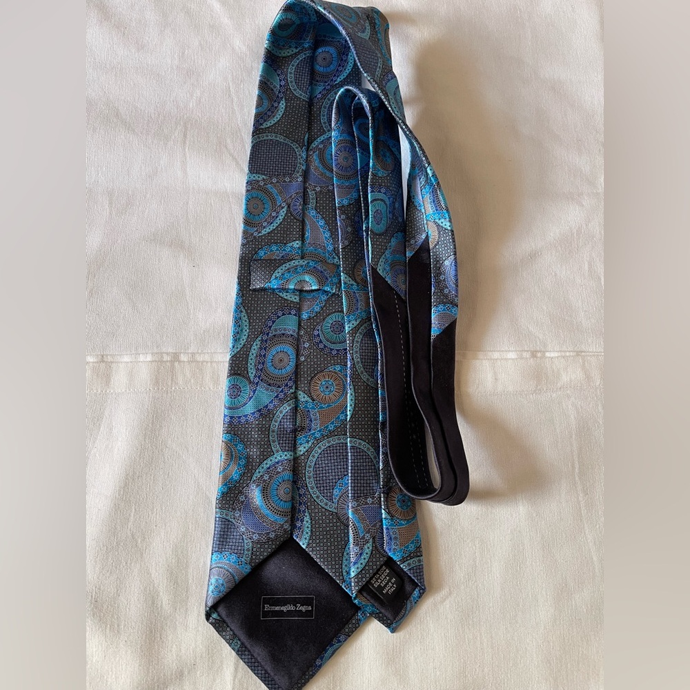 Ermenegildo Zegna luxury  Blue and Gray Paisley Tie designer Men’s - Picture 4 of 5